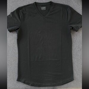 Cuts Men's Black V-Neck Shirt
